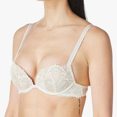 Feel and look fabulous in the Wonderbra refined glamour full effect push up bra with its stunning plunge neckline and gel+air ultimate push up features. You will love the flirty floral lace and mesh detail, and with the convertible straps you can wear it multiple waysBrand new in manufacturers packaging Elegant Lace Padded Bra, Lace Push-up Bra With Removable Cups, Push-up Lace Bra With Removable Cups, Feminine Lace Closure Push-up Bra, Elegant Padded Low-cut Bra, Elegant Low-cut Padded Bra, Feminine Push-up Bra With Removable Cups, Feminine Lace Push-up Bra, Push-up Bra With Lace Closure For Party