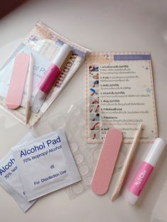 What's in the nail kit?  -- 24 adhesive tabs  -- Mini nail file  -- Manicure plastic stick  -- Alcohol pads -- Mini nail glue Nail Care Box, Nail Care Kit, Nail Application, Alcohol Pads, Nail Kits, Beauty Make-up, Gel Press, Nail Glue, Nail Kit