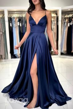 Princess Evening Dress, Sweep Train Prom Dress, Formal Prom Dresses Long, Prom Dress Inspo, Prom Dresses With Pockets, Classy Prom Dresses, Spaghetti Strap Prom Dress, Prom Dress Ideas, Stunning Prom Dresses