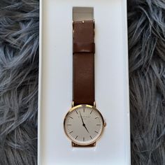 White-Brown-Rosegold Watch Comes With Additional (Tan/Pink) Watch Strap Classic Rose Gold Watch With Leather Strap, Brown Everyday Watch With Bracelet Strap, Everyday Brown Watch With Bracelet Strap, Timeless Brown Watch With Bracelet Strap, Brown Everyday Watches With Subdials, Everyday Rose Gold Quartz Watches, Everyday Brown Watch With Round Dial, Brown Everyday Watches, Timeless Everyday Brown Watch