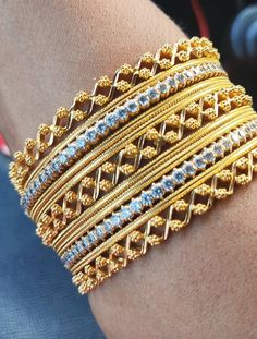 Heavy Jewellery, Simple Gold Bangle, Indian Gold Necklace Designs, Designs Aesthetic, Gold Bangles Indian, Antique Necklaces Design, Diamond Bangles, Gold Earrings Models, Diamond Wedding Jewelry