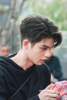 Korean Haircut Men, Boyfriend Haircut, Two Block Haircut, Asian Man Haircut, Korean Men Hairstyle, Mens Haircuts Short Hair, Kore Ulzzang, Korean Haircut, Asian Haircut