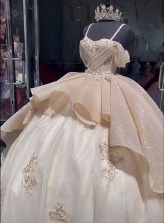 Organza Quinceanera Dress With Ruffles For Wedding, Princess Organza Ball Gown For Banquet, Princess Style Organza Ball Gown For Banquet, Organza Ball Gown With Sweetheart Neckline For Debutante Ball, Wedding Quinceanera Dress With Ruffles In Organza, Banquet Ball Gown With Sweetheart Neckline And Ruffles, Sweet 16 Organza Ball Gown Dress, Organza Quinceanera Dress With Sweetheart Neckline, Organza Quinceanera Dress With Sweetheart Neckline For Debutante Ball