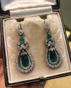 Diamond Drops Earrings, Emerald And Diamond Earrings, Fancy Jewelry Necklace, Jewelry Editorial, Edwardian Jewelry, Vintage Jewelry Art, Emerald Bead