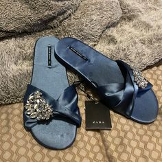 Nwt Size 37 Blue Flat Slippers For Summer, Blue Flat Slippers For Spring, Trendy Blue Summer Slippers, Blue Trendy Summer Slippers, Blue Open Toe Slippers For Vacation, Blue Closed Toe Slippers For Summer, Blue Open Toe Vacation Slippers, Blue Open Toe Synthetic Slippers, Chic Flat Flip Flops For Party