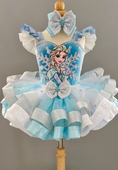 a dress made to look like a frozen princess