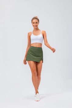 74% Nylon. 26% Spandex 4-way stretch. breathable and sweat-wicking High waisted design Crisp and stylish Wear resistant Liner shorts with side pockets 2-in-1: Built-in shorts for comfort & protection (shorts are not separate) Perfect for both sports activities and daily life