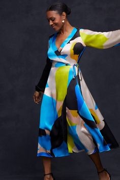 Introducing our stunning Midi Wrap Dress, perfect for any occasion. This dress features a beautiful abstract print in different shades making it a unique and eye-catching addition to your wardrobe. The wrap style is not only flattering, but also allows for easy adjustment to ensure the perfect fit. Don't miss out on this must-have piece. Painterly Prints, Neutral Shades, Midi Wrap Dress, Lace Skater Dress, Wrap Midi Dress, Modern Lifestyle, Halterneck Dress, Going Out Dresses, Midi Length Dress