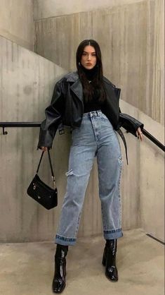 High Fashion Jeans Outfit, Winter Street Style 2023, Mode Edgy, Friendly Outfits, Fashion 23, Edgy Outfit, Week Outfits, Birthday Aesthetic, Soft Gamine