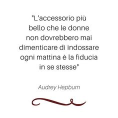 an image of a quote with the words'la accessorio piu bello che