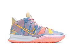 The Nike Kyrie 7 Preheat ‘Expressions,’ one of four launch colorways of Kyrie Irving’s seventh signature shoe, features a colorful design inspired by the athlete’s appreciation for art and creative expression. The open mesh upper reveals a multicolor pattern resembling brushstrokes, while the tongue is finished in a neutral tan hue that mimics a black canvas. On the heel overlay, a Basquiat-like crown sits atop ‘HF’ embroidery, short for ‘Happy Family.’ Kyrie Shoes Blue, Womens Basketball Shoes White, Mix Match Basketball Shoes, Cool Basketball Shoes Nike, Womens Basketball Shoes Nike, Cute Nike Basketball Shoes, Pretty Basketball Shoes, Pastel Basketball Shoes, Basketball Shoes Women's Nike