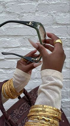 Street Style Accessories, Earth Girl, Street Jewelry, Fashion Street Style, Stylish Glasses, Funky Jewelry