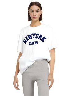 Get ready for the summer heat with these stylish Summer NY Crew Cotton T-Shirts for Women. Made from soft and breathable cotton fabric, these t-shirts are perfect for keeping you cool and comfortable all day long. With their trendy crew neck design and vibrant New York-inspired prints, these t-shirts are a must-have addition to your summer wardrobe. Whether you're heading to the beach, going for a casual outing, or simply lounging at home, these t-shirts will effortlessly elevate your style. So, why wait? Embrace the summer vibes and stay fashionable with one of these Summer NY Crew Cotton T-Shirts for Women. Specifications Elasticity: Slight Stretch Fabric Type: Broadcloth Pattern Type: Letter Fit Type: LOOSE FIT Material: COTTON Age Group: Adult Style: Casual Clothing Length: regular Sea Summer Athleisure T-shirt With Logo Print, Summer Streetwear Crew T-shirt, Urban Crew Neck T-shirt For Summer, Summer College Style T-shirt With Graphic Print, Summer College T-shirt With Screen Print, Trendy Cotton Crew T-shirt, College Crew Neck T-shirt With Letter Print, College Style Relaxed Fit Short Sleeve T-shirt, White Summer T-shirt For College