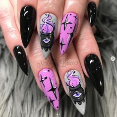 Get ready to spook with these red and black ghostly Halloween nails! 👻🔴 A perfect combination of eerie and elegant Halloween nail art. Ideal for a fun, festive look that's sure to impress. Discover more Halloween nail designs at nailhow.com. Save this pin for future inspiration!
#halloween #nails #fall #nailart #spooky #nailsofinstagram #love #beauty #halloweencostume #fashion #october #photography #hair #pumpkin #nailswag #autumn #nailsonfleek #trickortreat #style #art #beautifulnails Halloween Glamour, Horror Nails, Nail Art Halloween, Holloween Nails, Halloween Acrylic Nails, Gothic Nails, Her Nails