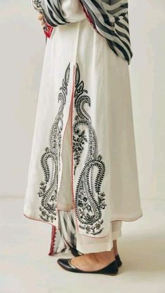 Neck Designs For Suits, Kurta Neck Design, Kurta Designs Women, Beautiful Dress Designs, Designer Dresses Casual