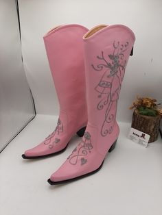 Handmade genuine leather custom made women boots. Every size available. #cowboyboots #customboots #suzaniboots #westernboots #bemyboots #kneehigh #womenfashion #cowgirl #handmade #festivalboots #party #embroideredboots #bemyboots Pink Round Toe Boots For Ranch, Pink Round Toe Ranch Boots, Pink Snip Toe Boots For Western-themed Events, Pink Leather Western Heeled Boots, Cowboy Style Women, Gum Boot, Festival Boots, Handmade Leather Boots, Fashion Cowboy Boots