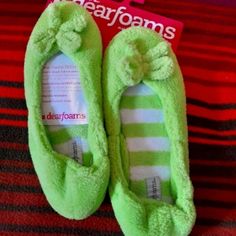 New With Tags. Dearfoams Foam Cushioned Slippers. They Are A Bright Green Color. Indoor/ Outdoor Soles. Machine Washable. Soft But Made To Be Durable. Size Small (5-6). #1166 Comfortable Green Synthetic Slippers, Green Cushioned Synthetic Slippers, Green Synthetic Slippers With Round Toe, Cute Green Non-slip Slippers, Cute Green Slippers With Round Toe, Dearfoam Slippers, Holiday Slippers, House Shoes Slippers, Bright Green Color