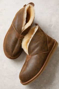 Men's Gunner Australian Merino Sheepskin Slippers with Arch Support Outdoor Arch, Boot Slippers, Slippers With Arch Support, Ugg Style Boots, Doc Martens Boots, Backyard Gazebo, Ugg Style, Sheepskin Slippers, Vegan Boots