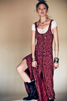 FREE PEOPLE’S ‘SACRED GEOMETRY’ LOOKBOOK STARS MARTHA HUNT Tshirt Under Dress, Look Hippie Chic, Bohemian Grunge, Stile Boho Chic, Ethno Style, Mode Hippie, Free People Maxi Dress, Estilo Hippie, People Clothes