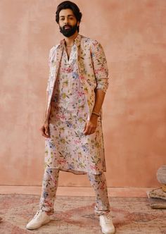 Mens Indian Wear, Shantanu And Nikhil, Payal Singhal, Kurta Style, Pink Men, Linen Color, Designer Menswear, Mens Designer Fashion, Pink Linen