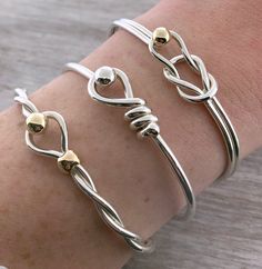 Shepherd's Knot Bracelet – Cape Cod Jewelers Silversmithing Jewelry, Inexpensive Jewelry, Cape Cod Style, Jewellery Art, Handmade Silver Jewellery, Diy Wire Jewelry, Wire Work Jewelry, Knot Bracelet, Jewelry Techniques