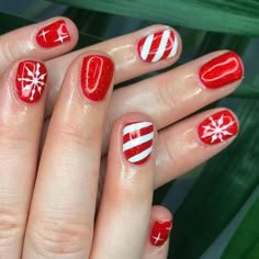 Fingernail Ideas, Ring Finger Nails, Candy Cane Nails, Christmas Gel, Red Christmas Nails, Cute Christmas Nails, Christmas Nails Easy, Christmas Gel Nails, Gel Mani