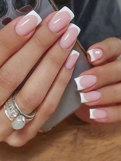 Short Hand Nails, White French Tip Acrylic Nails Short, Summer Nail 2024 Trends French, Short Square Acrylic Nails Christmas, French Coffin Acrylic Nails, Square Acrylic Nails French, White French Tip Nail Designs, Nails French Tip Square, Franche Nails