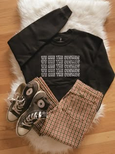 Vintage Inspired Jewelry, Hipster Outfits, Trendy Swimwear, Sweatshirt Outfit, The Cosmos, On The Floor, Inspiration Style