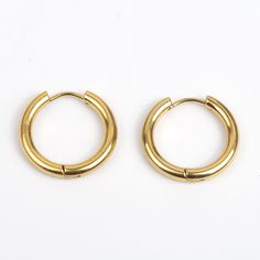 Mini hoop earrings. Dimensions: 21 mm. Thickness: 3mm. The creoles are made of hypoallergenic stainless steel gilded with fine gold, water resistant and resistant to time. They do not rust, to keep all their shine it is advisable not to expose them to aggressive products such as shampoos, soaps, perfumes, sea water, chlorinated water. Delivered with a gift bag. Sending in letter followed. Nickel-free Huggie Hoop Earrings In Stainless Steel, Nickel Free Huggie Hoop Earrings In Stainless Steel, Minimalist Stainless Steel Tarnish Resistant Huggie Earrings, Nickel-free Stainless Steel Huggie Earrings, Classic Stainless Steel Huggie Hoop Earrings, Hypoallergenic Stainless Steel Hoop Huggie Earrings, Hypoallergenic Stainless Steel Huggie Earrings, Classic Stainless Steel Hoop Huggie Earrings, Tarnish Resistant Stainless Steel Huggie Earrings