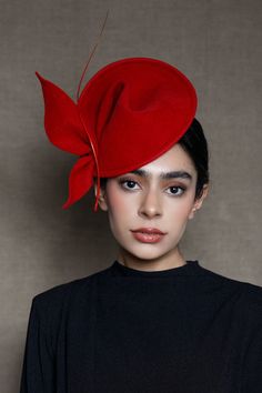 Melissa is an elegant free-formed percher style cocktail hat that is made from velour felt and finished with bow detail and curled feather quill. This cocktail hat would be the ideal choice whether you are attending a wedding, cocktail soiree or other special occasion and can be made in most colours to compliment your outfit. Each hat is made exclusively by hand. This hat is from the Trajectoria Collection, a millinery collection inspired by Maggie's passion for beekeeping.  The details incorporated in many of the hats echo both natural forms and the shapes of the honeybee flight paths and the movement of the bees, in a purely abstract sense.  The name Melissa means honey. * Best quality velour felt. * The hat secures with a metal comb and millinery headband (can be dyed to your hair colou Felt Leaf, Fascinator Hats Diy, Leaf Headpiece, Feather Quill, Occasion Hats, Mini Hat, Ascot Hats, Mini Hats, Felt Leaves