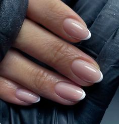 French nails, russian manicure, french gel nails, gel nails aesthetic, healthy nails, simple gel nails, short almond nails, almond gel nails Easy Nails, Minimal Nails, Casual Nails, Her Nails, Work Nails, Soft Nails, Nail Swag, Nails Almond, Oval Nails