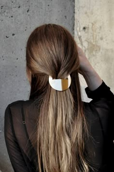 A hand-cut brass barrette is just what your hair needs. Gold Hair Clip, Geometric Hair, Geometric Hair Clip, Gold Hair Clips, Elegante Y Chic, Chic Hairstyles, Gold Clips, Trending Hairstyles, Long Wavy Hair