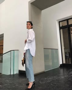 This Instagram Outfit Idea is Super Easy to Pull Off Instagram Outfits, Celebrity Street Style, White Button Down, Business Outfit, Mode Inspo, 가을 패션