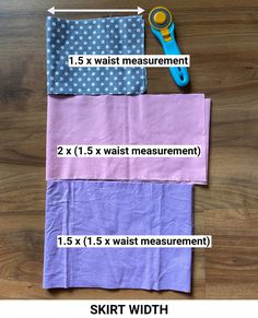 the instructions for how to sew an apron on a wooden surface with scissors and measuring tape