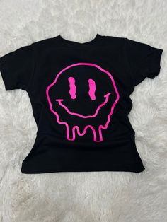 Melting smiley face. Toddler shirts Black Smiley Face, Melting Smiley Face, Smiley Face Shirt, Cricut Svg, Smiley Face, Kids Tops, Smiley, Black Shirt, Favorite Outfit