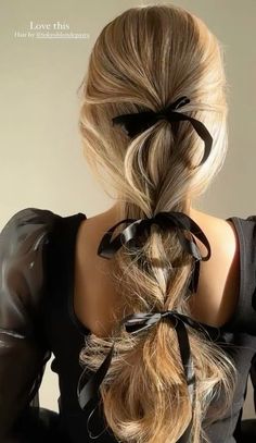 Bow Hairstyle, A Ponytail, Ribbon Hairstyle, Peinados Fáciles Para Cabello Corto, Hair Stylies, Work Hairstyles, Holiday Hairstyles, Long Blonde, Hairstyles For School