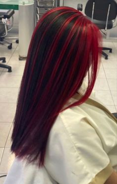 Red And Black Chunky Highlights, Chunky Red Highlights, Y2k Hair Dye, Red Hair Streaks, Black Red Hair, Color Streaks, Y2k Hair, Red Hair Inspo