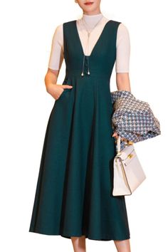 V-neck Winter Dresses With Pockets, V-neck Winter Dress With Pockets, Winter V-neck Dress With Pockets, Winter Midi Dress With Pockets, Winter Wool Knee-length Midi Dress, Elegant Sleeveless Winter Midi Dress, Sleeveless Wool Dress For Fall, V-neck Wool Dress For Fall, Chic Winter Dresses With Pockets