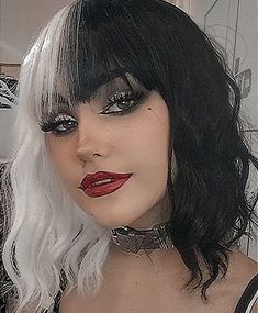 Cruella Costume Makeup, Cruella Deville Hairstyles, Cruella Deville Hair Inspiration, Cruella Inspired Makeup, Cruella Eye Makeup, Cruella Makeup Tutorial, Cruelly Devil Makeup, Cruella Inspired Hair, Cruella Deville Makeup Tutorial