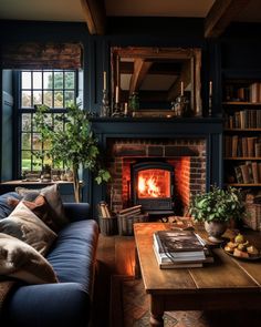 Dark and Moody Living Room Moody Living Room, Dark Living Rooms, Dark Home Decor, Cottage Living Rooms, Vintage Living Room, Blue Living Room, Cottage Living, Design Living Room