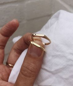 Diamond Tiny Signet ring Ruusk Jewellery, Handmade Gold Ring, Wide Face, Solid Gold Band, Elegante Casual, Rings Engagement, Jewelry Lookbook