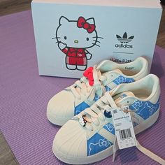 New, Never Worn. Womens Size 9. Hello Kitty Boots, Hello Kitt, Hello Kitty Bow, Hello Kitty Shoes, Hello Kitty House, Beige Sneakers, Pretty Shoes Sneakers, Uniqlo Bags, Vintage Chanel Handbags