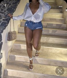 Brunch Outfit Black Woman Shorts, Baddie Miami Outfits, Baddie Outfit Birthday, Brunch Club Outfit, Club Shorts Outfits Night, Vegas Club Outfits Summer, Cute Outfits For Miami, Birthday Outfits Shorts, Night Club Outfit Ideas For Women