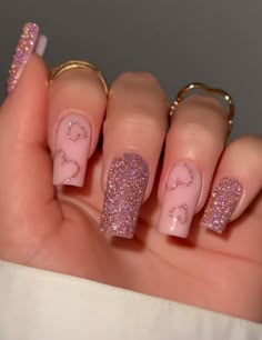 Birthday Nails 40th, Gel Nails Birthday Ideas, Dip Fake Nails, 25th Bday Nails, Pink Glinda Nails, Birthday Gel X Nails, Party Nails Designs Birthday, Birthday Nails Sparkle Classy, Banquet Nails Ideas