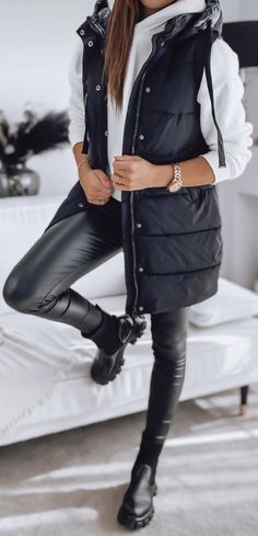 Puffer Vest Outfit, Legging Outfit, Stylish Winter Outfits, Vest Outfits, Winter 2024, Winter Fashion Outfits, Puffer Vest, Fall Outfit, Outfits With Leggings