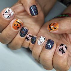 PRICES MAY VARY. 【Halloween Press on Nails】：SHANRUN all fake nails, press on nails, nail kits are made of environ-mentally friendly acrylic resin material, which is non-toxic, tasteless and environmentally friendly, won’t hurt your hands.Get salon-like nails in 5 mins! 【What You Will Get】:A box contains 24 fake nails, a nail file and 24 jelly glues,an orange wood stick, a set of cleaning cotton,the fake nails are divided into 12 different sizes.The soft elastic and seamless cuticle line conforms Nagellack Trends, Short Fake Nails, Nagel Tips, Manicure Diy, Nails For Women, Nail Swag