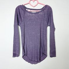 Chaser Nwt Vintage Ribbed Long Sleeve Cut Out Back Top Wisteria Purple Sz Medium This Item Is A Chaser Sample. Some Features May Vary From Retail Versions. Materials Tag Missing. New With A Tag Size: Medium Color: Wisteria/Purple (Colors May Photograph Differently Under Studio Lighting) Purple Crew Neck Top For Layering, Purple Tops For Fall Layering, Lavender Top For Layering In Fall, Lavender Top For Fall Layering, Lavender Tops For Fall Layering, Lavender Tops For Spring Layering, Trendy Heather Long Sleeve Tops, Purple Long Sleeve Top For Loungewear, Purple Top For Spring Layering