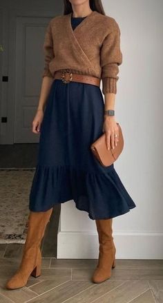 Blue Skirt Outfits, Fest Outfits, Fashion Trends Winter, Classy Fashion, Trendy Fall Outfits, Lazy Day, Thanksgiving Outfit, Style Mistakes