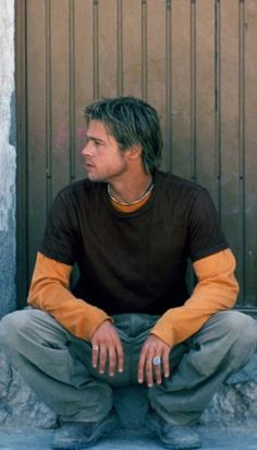 2000s Hip Hop Fashion | 00s Nostalgia | 00s Aesthetic Hipster Skater Outfits Men, 90s Men Accessories, Brad Pitt 2000 Style, 90s Guys Aesthetic, Short Sleeve Over Long Sleeve Outfits Men, Mens 90s Fashion Summer, Brad Pitt 90s Aesthetic, Brad Pitt 90s Style, Brad Pitt 2000s