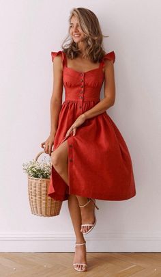 Famous Outfits, Elegant Dresses Classy, Casual White Dress, Cute Summer Outfits, Fashion Lookbook, Art Oil, Holiday Fashion, Modest Outfits